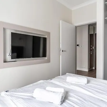 Close- Urban Chic - Luxury - Mennica - 4 Bedrooms Lejlighed