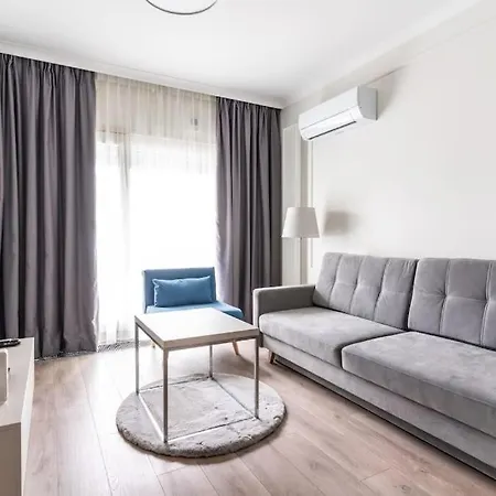 Close- Urban Chic - Luxury - Mennica - 4 Bedrooms